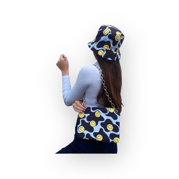 VHTF: Valfre ☻︎ Serotonin Smiley Face Purse ☻︎ Chain Strap ☻︎ Black Vegan Suede - Picture 1 of 16